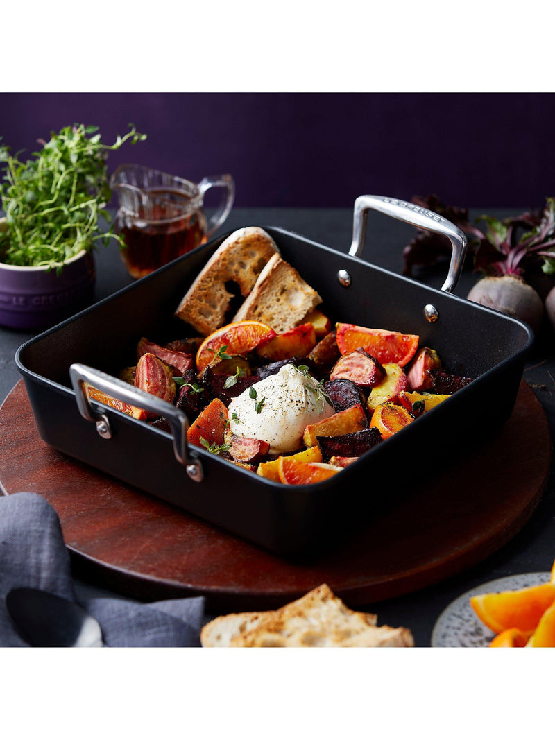 Le Creuset toughened non-stick square roaster 26cm, UK version