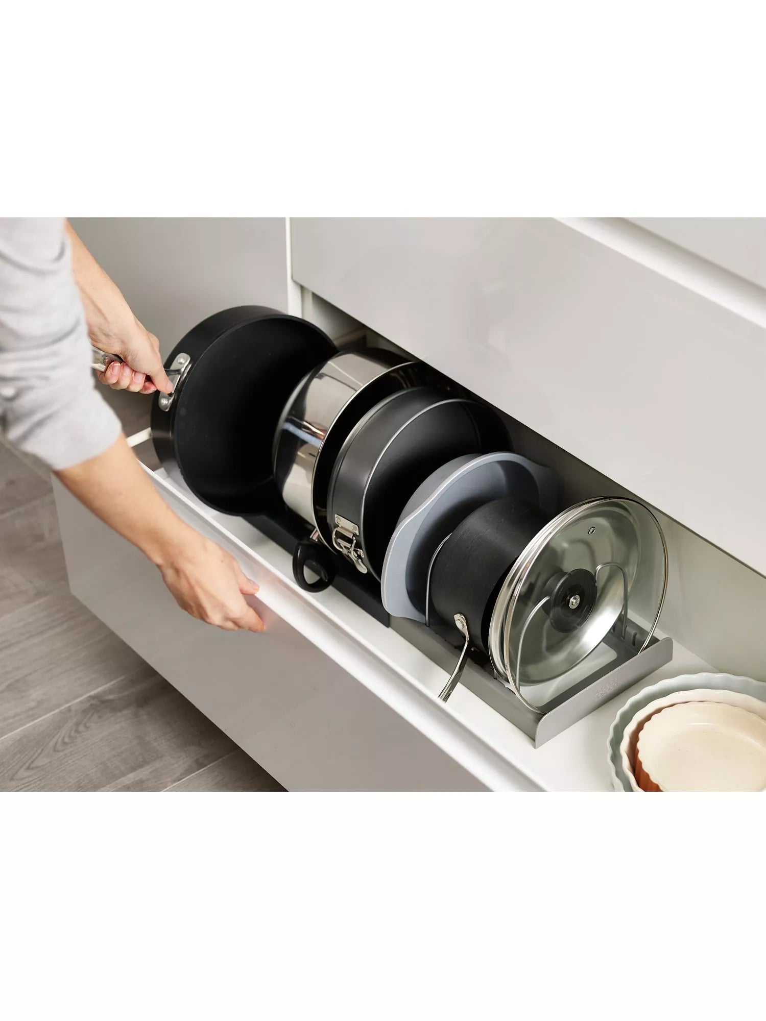 Joseph Joseph expanding cookware pan and lid organiser, UK version