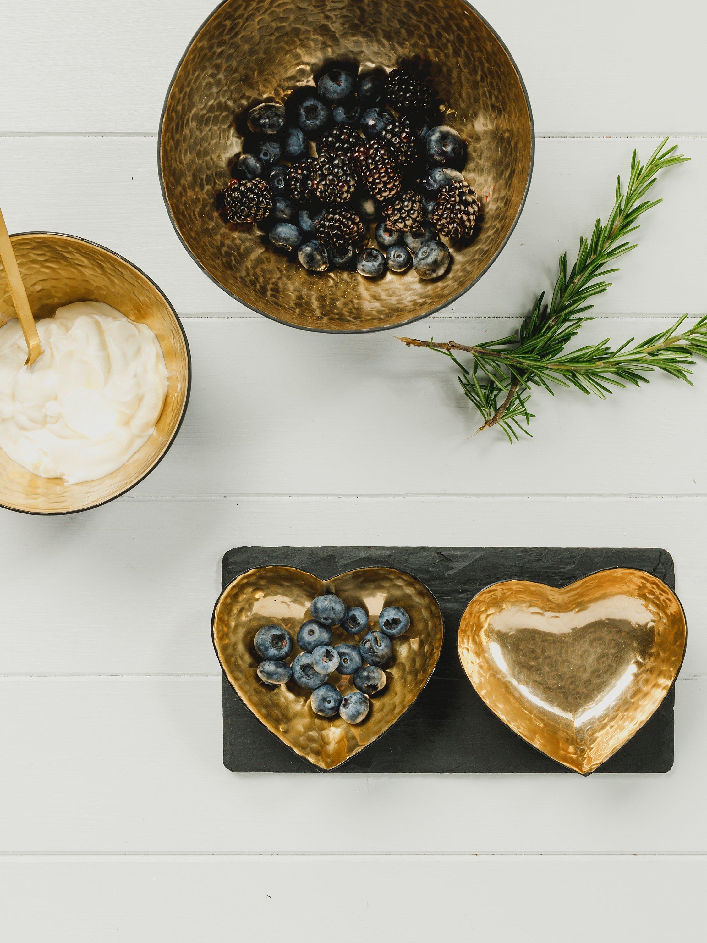 Selbrae House black and gold slate serving board with heart-shaped bowls set, British brand