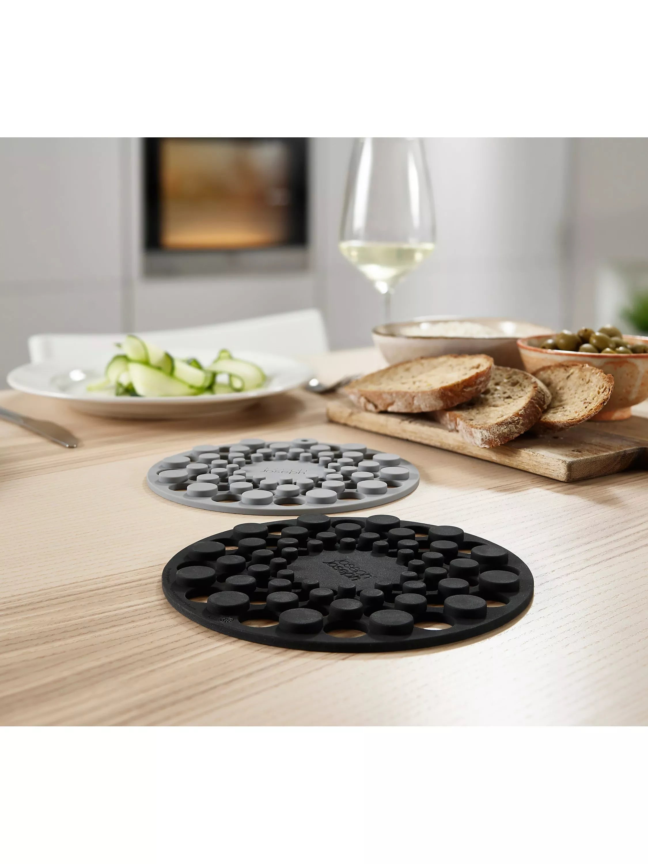 Joseph Joseph Spot-On trivets set of 2 grey, UK version
