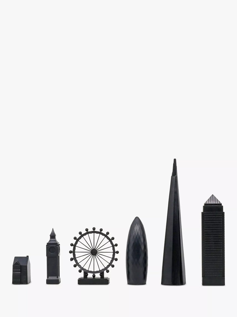 Skyline Chess New York vs London chess set, UK version
