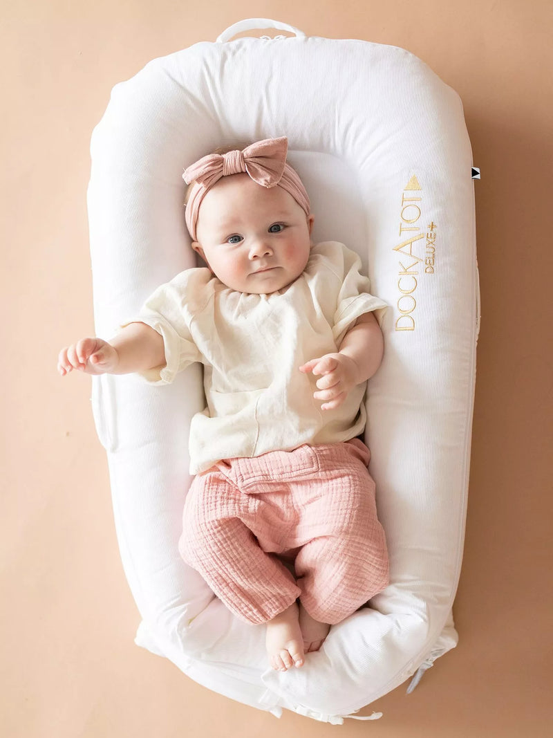 DockATot Deluxe+ White Baby Pod for 0-8 Months - British product