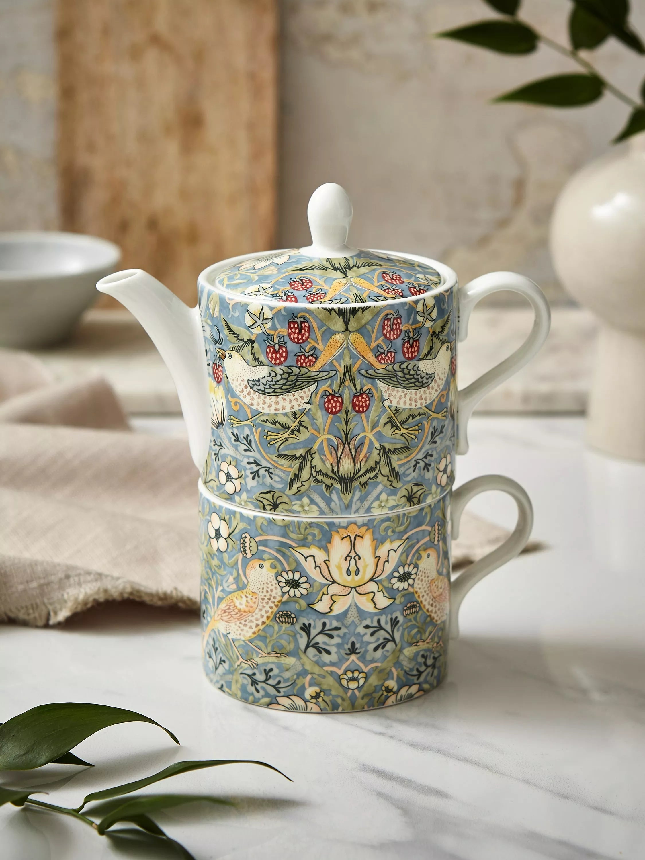 Morris & Co. Strawberry Thief teapot set 280ml, UK version