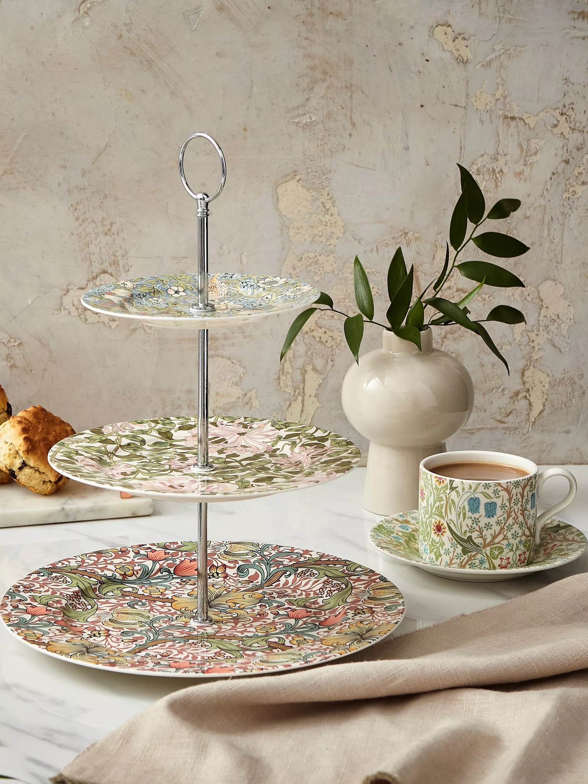 Morris & Co 3 tier cake stand 28cm, imported from the UK