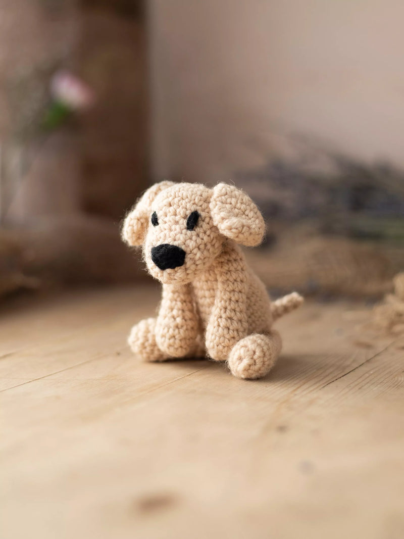 TOFT Mini Eleanor Labrador crochet kit, UK version