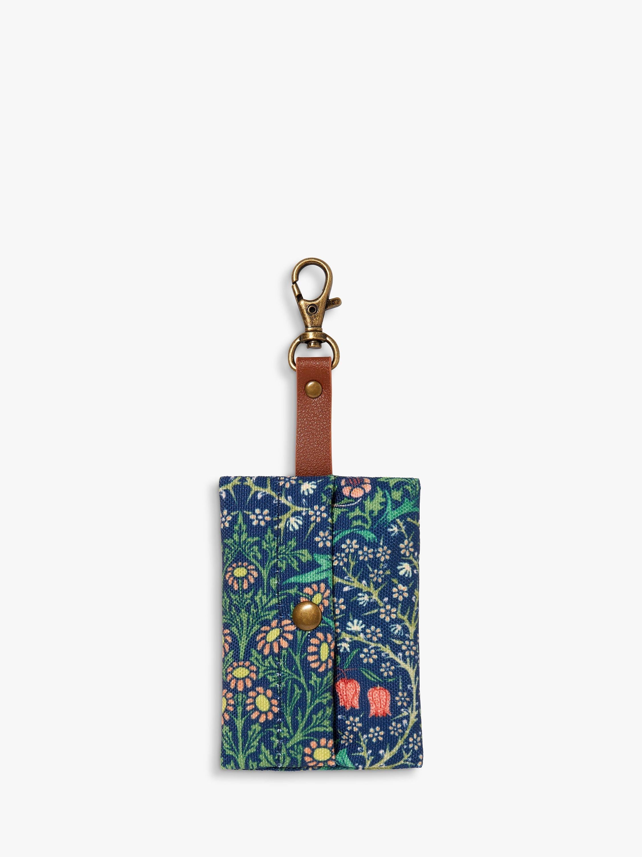 William Morris Dog Walk Kit with six essentials (British brand)