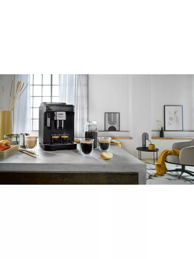 De'Longhi Magnifica Evo coffee machine in black - British product