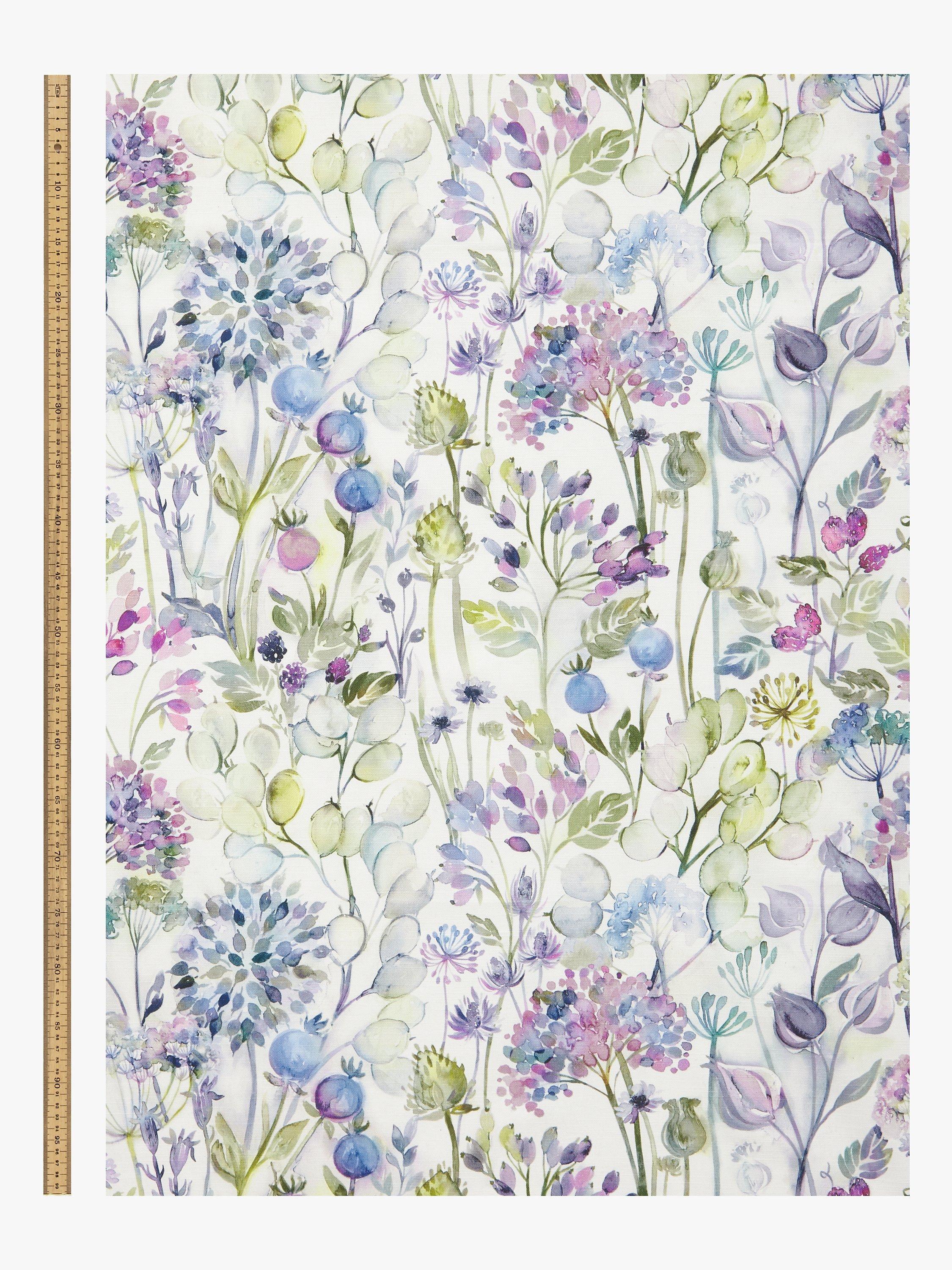 Voyage Country Hedgerow furnishing fabric W138cm - British product