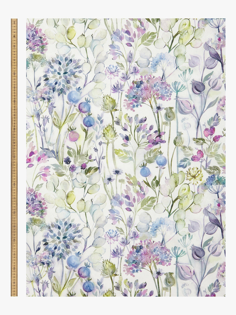 Voyage Country Hedgerow furnishing fabric W138cm - British product