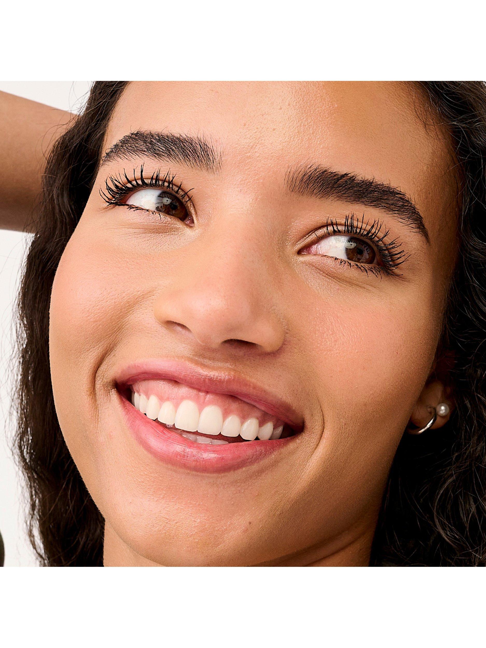 Benefit waterproof volumising mascara in black - British product