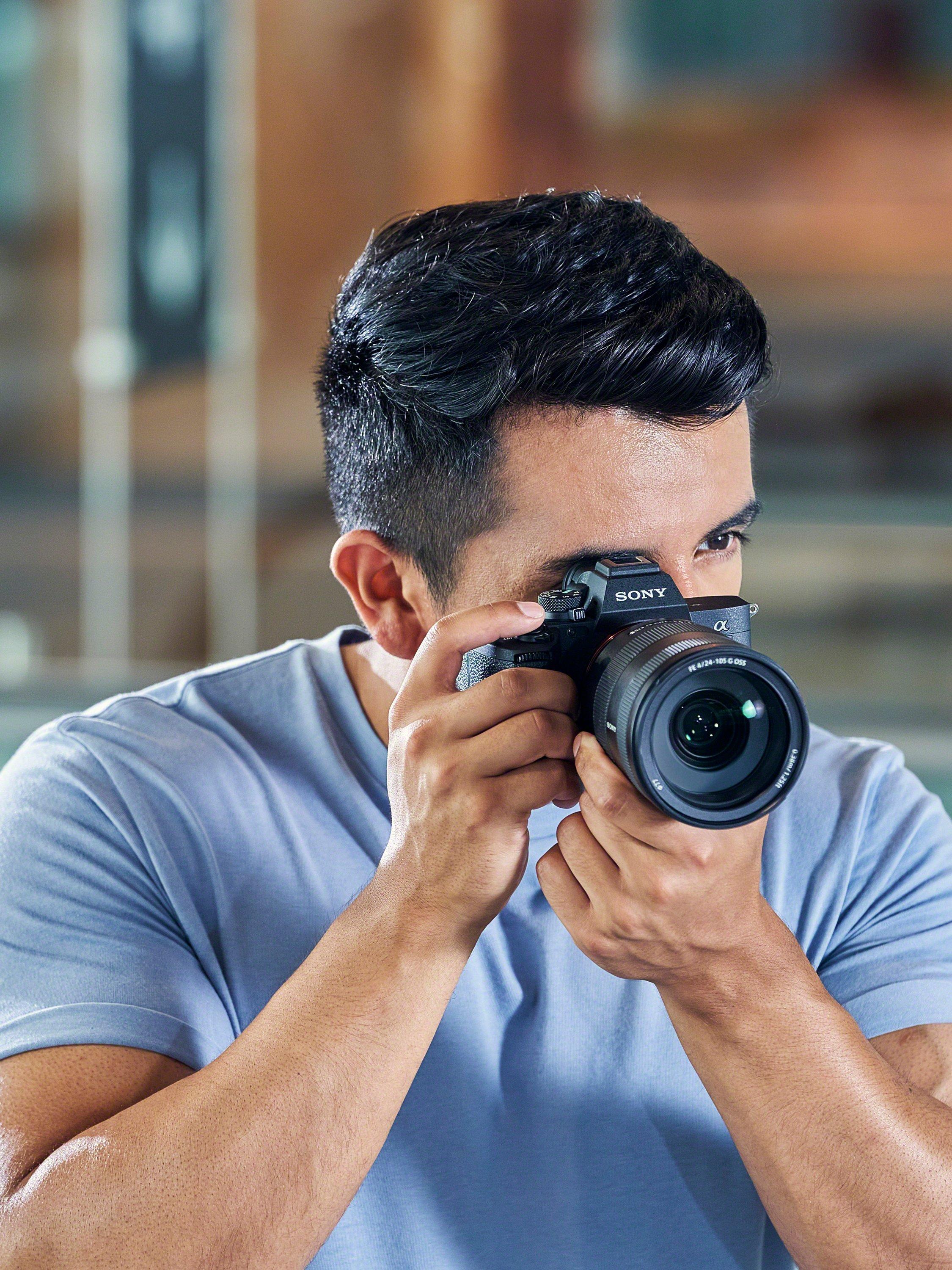 Sony Alpha 7 IV mirrorless camera body only - British product
