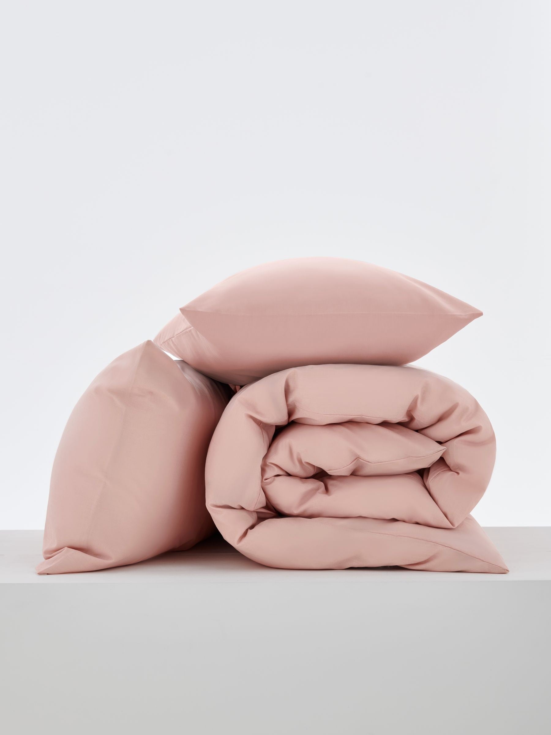 White easy care polycotton plain duvet cover and pillowcase set (British brand)