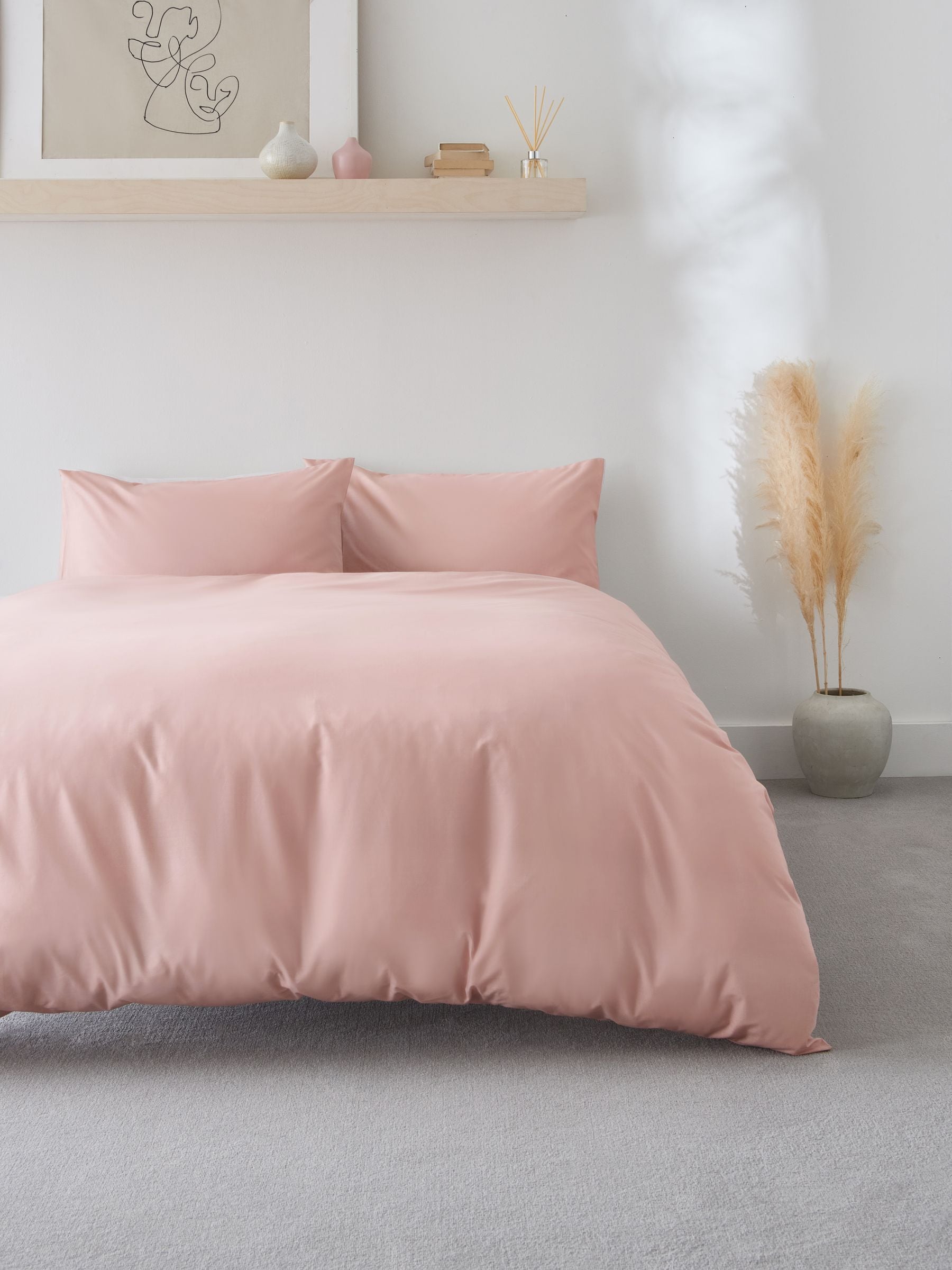 White easy care polycotton plain duvet cover and pillowcase set (British brand)
