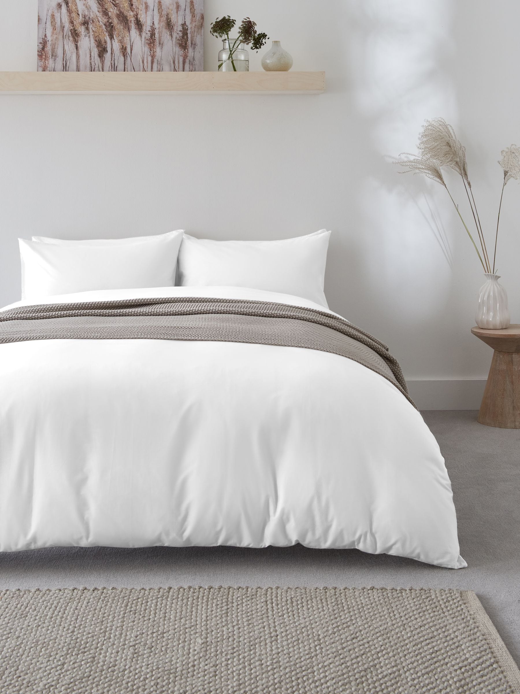 White easy care polycotton plain duvet cover and pillowcase set (British brand)