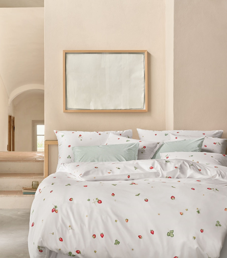 Schlossberg strawberry king pillowcase 50x90cm (British brand)