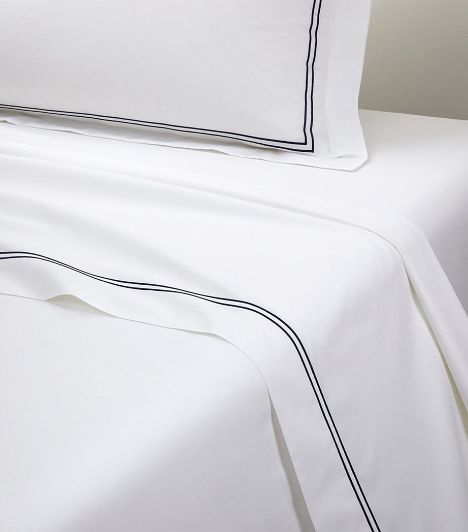 Yves Delorme Super King organic cotton percale flat sheet with striped design (British brand)