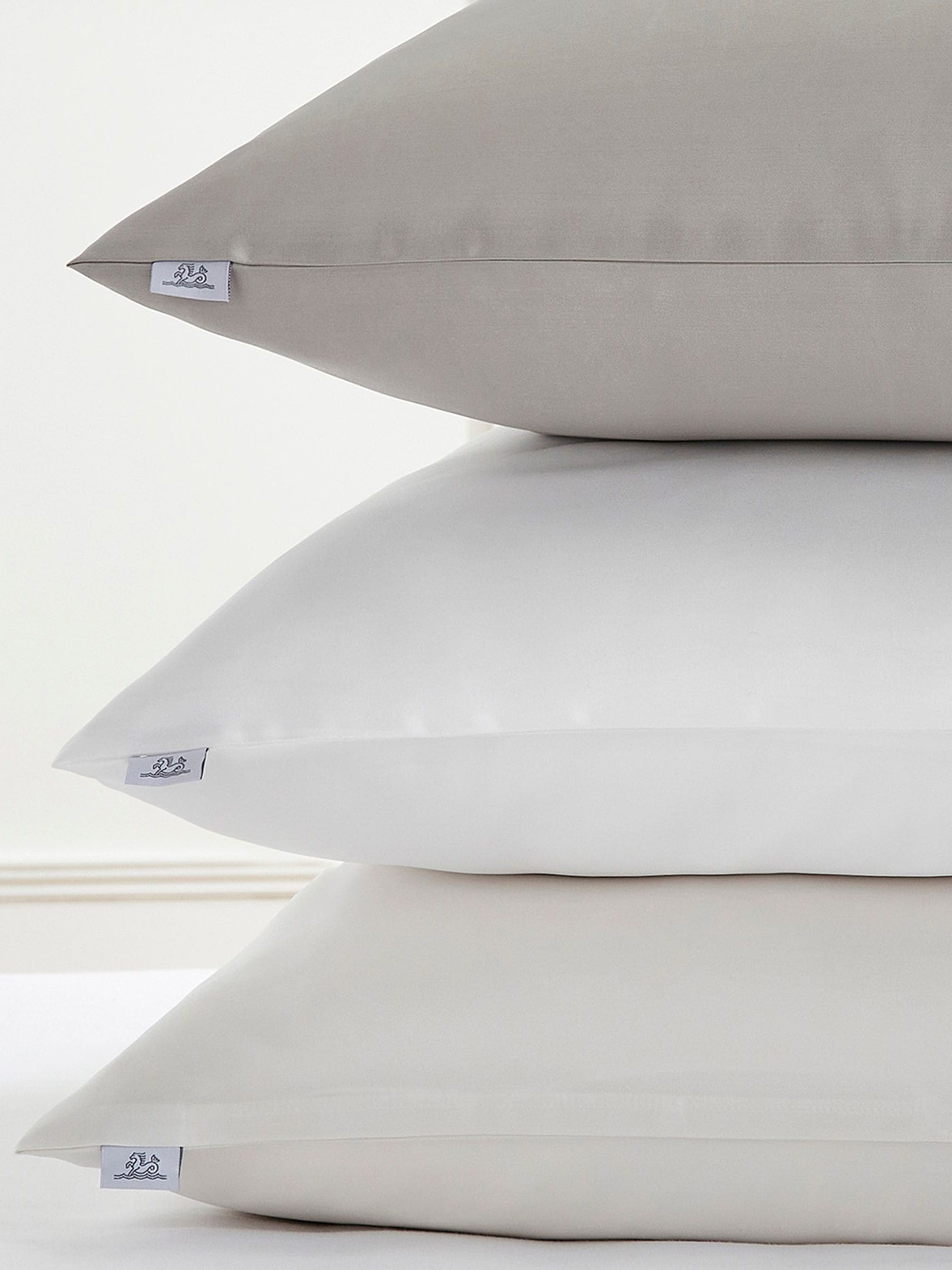 Bedeck of Belfast Cream Mulberry Silk pillowcase, UK version