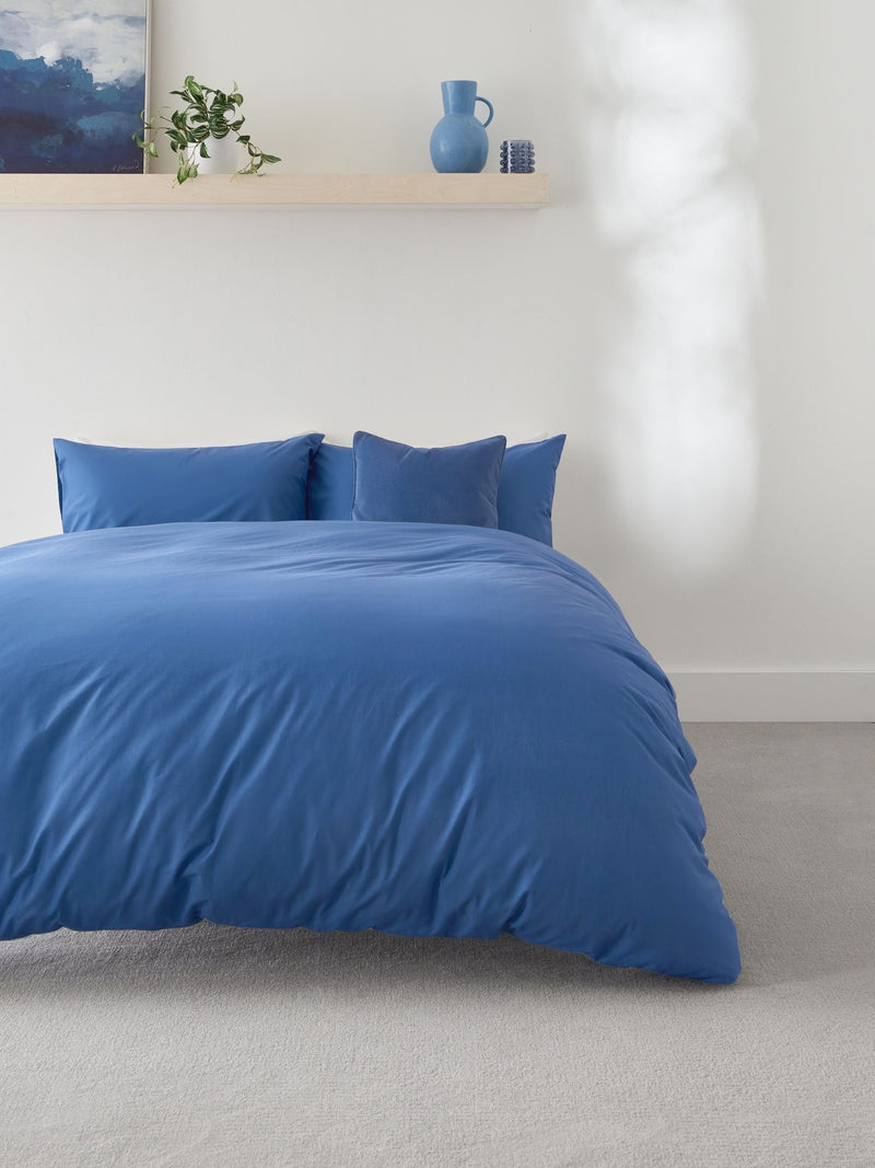 White Easy Care Polycotton Plain Duvet Cover and Pillowcase Set