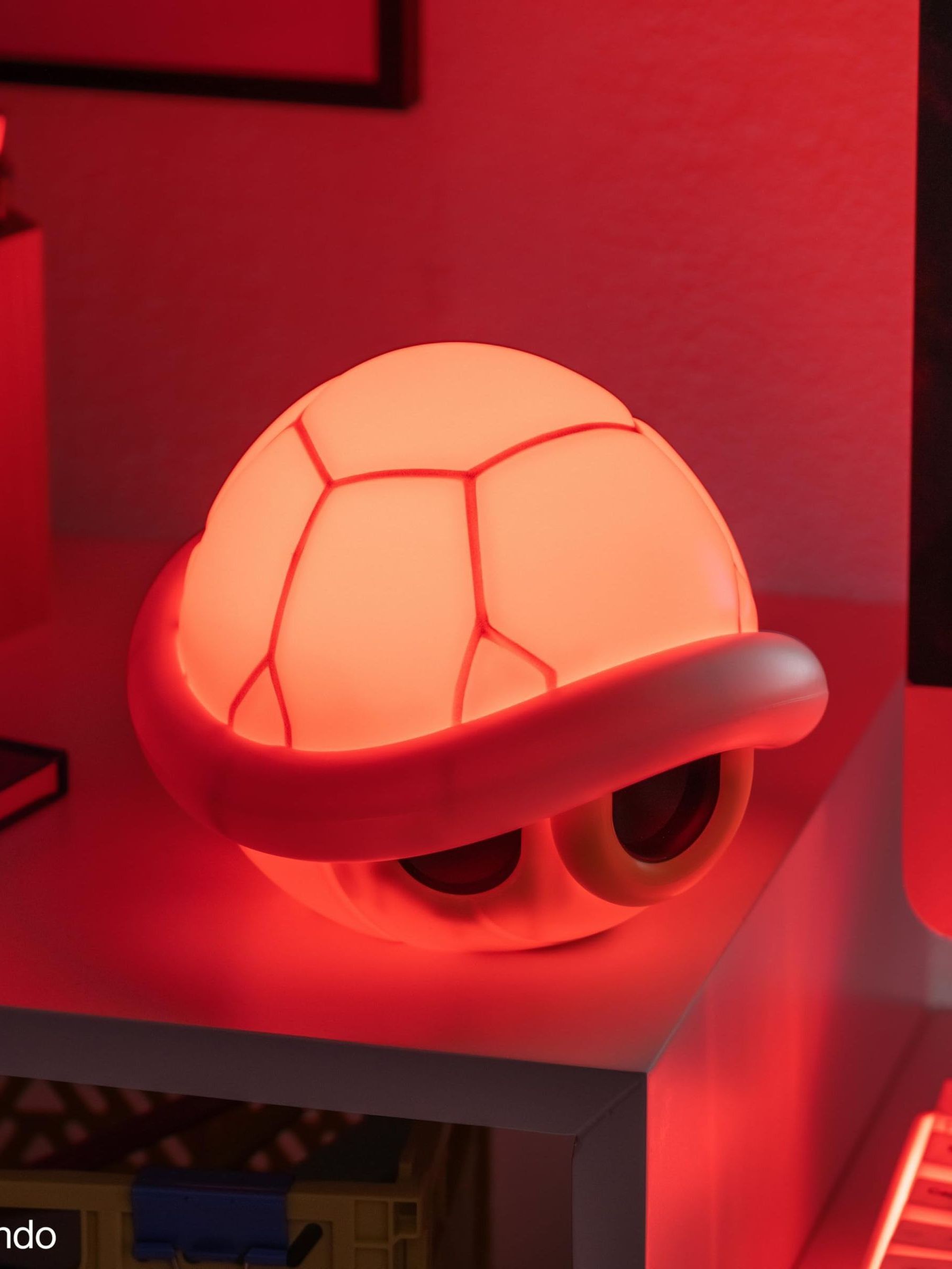 Paladone Red Shell Light 12cm, imported from the UK