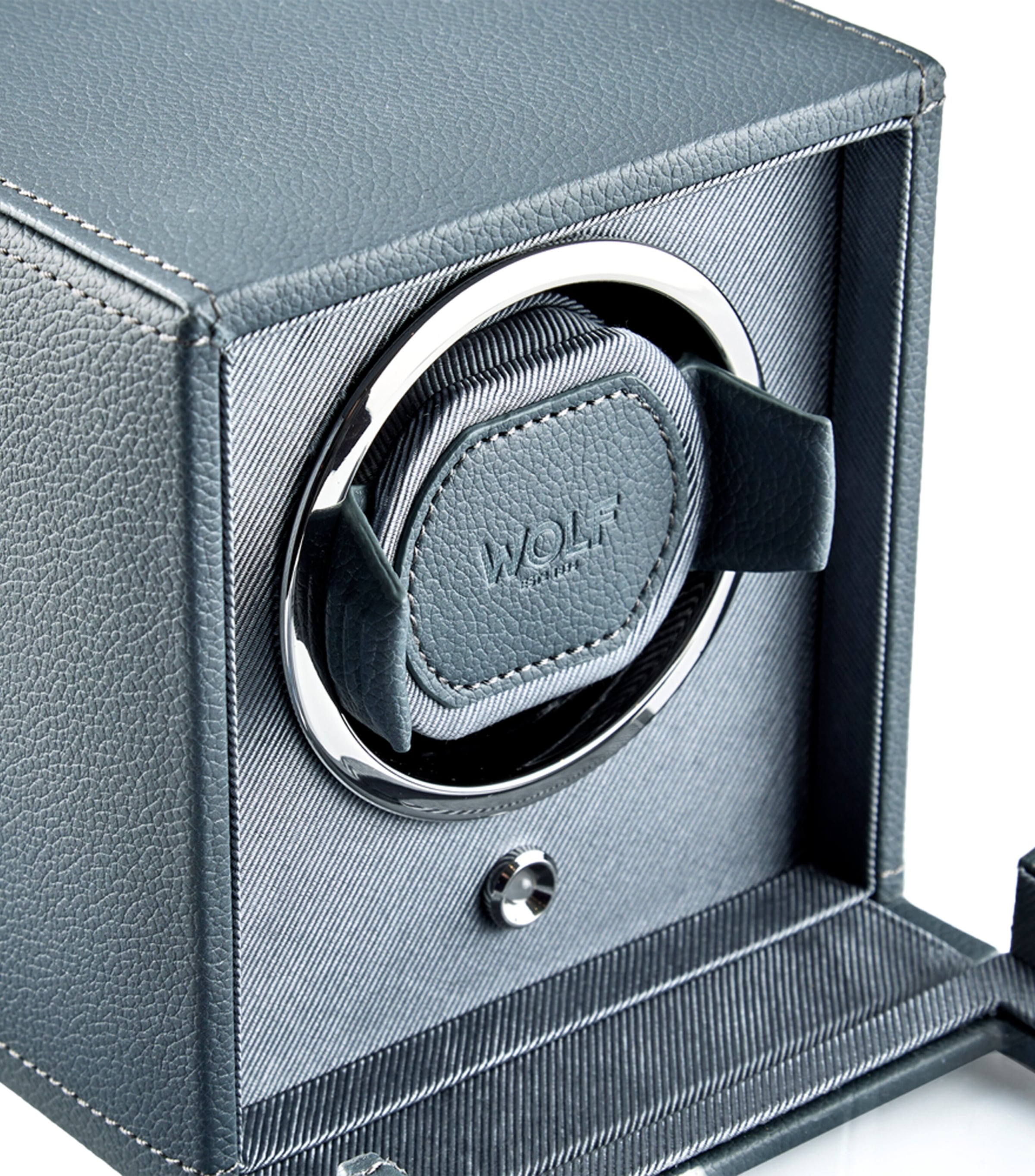 WOLF Cub single watch winder with cover (British brand)