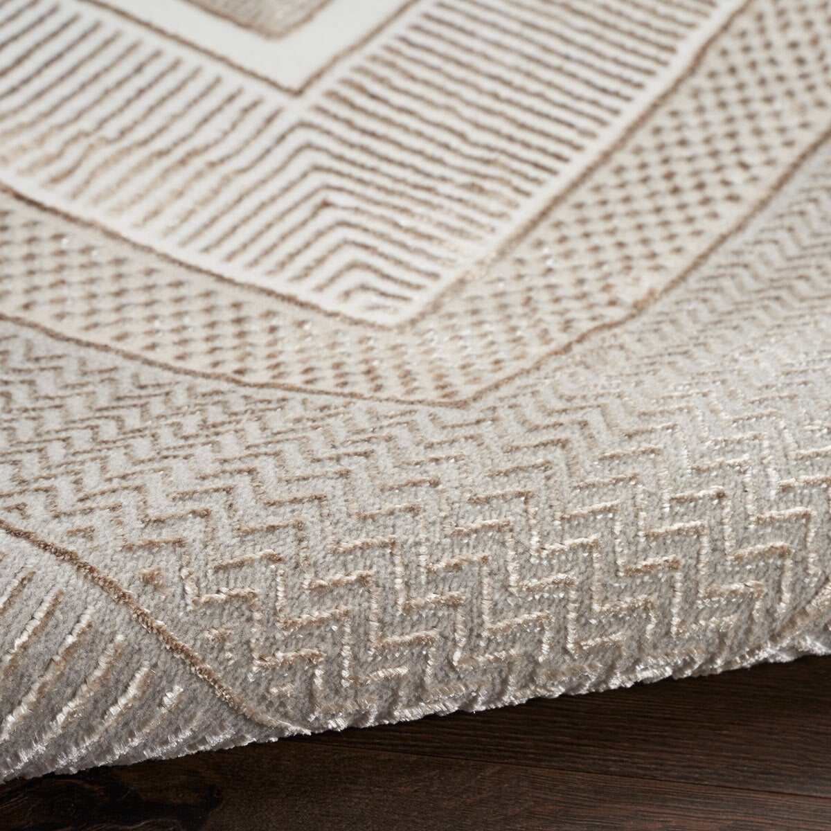 Nourison Glitz Ivory Border Area Rug Multiple Sizes, UK version