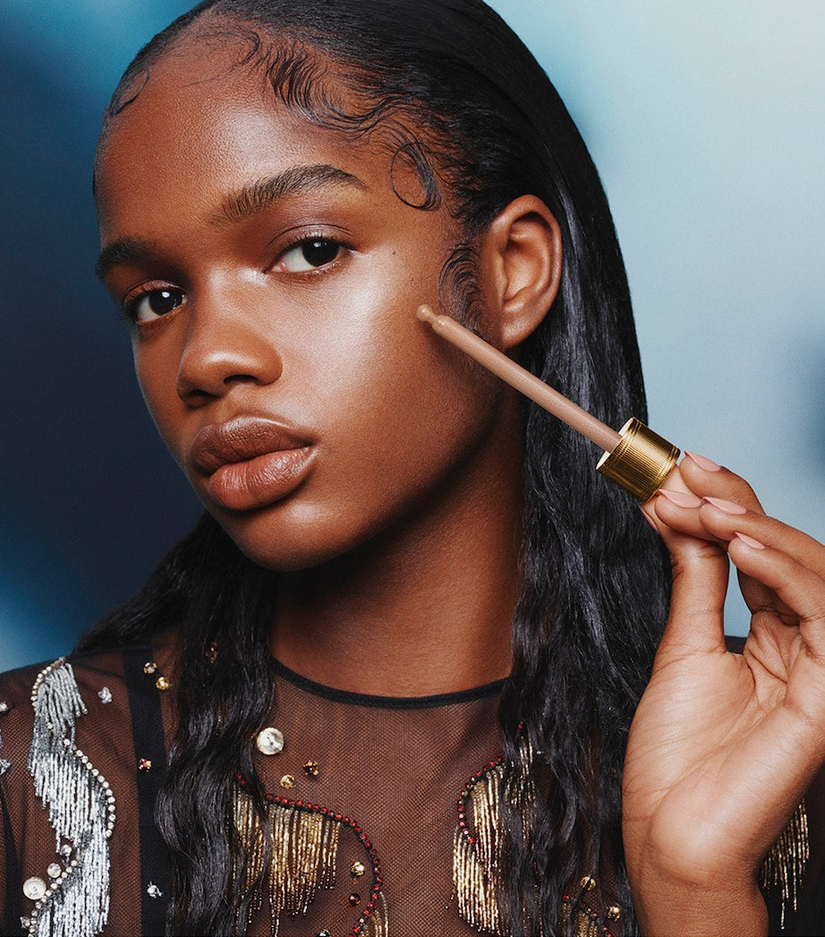 Gucci liquid highlighter golden shade, UK version