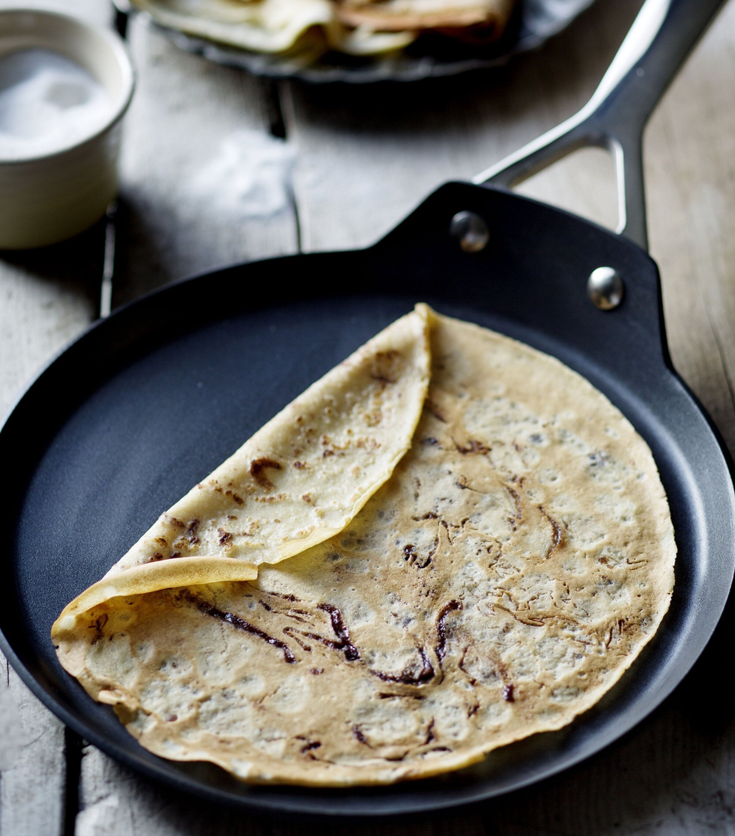 Le Creuset toughened non-stick crepe pan 28cm, UK version