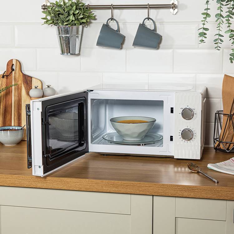 Russell Hobbs 700W standard microwave white (British brand)
