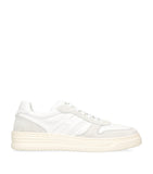 HOGAN.