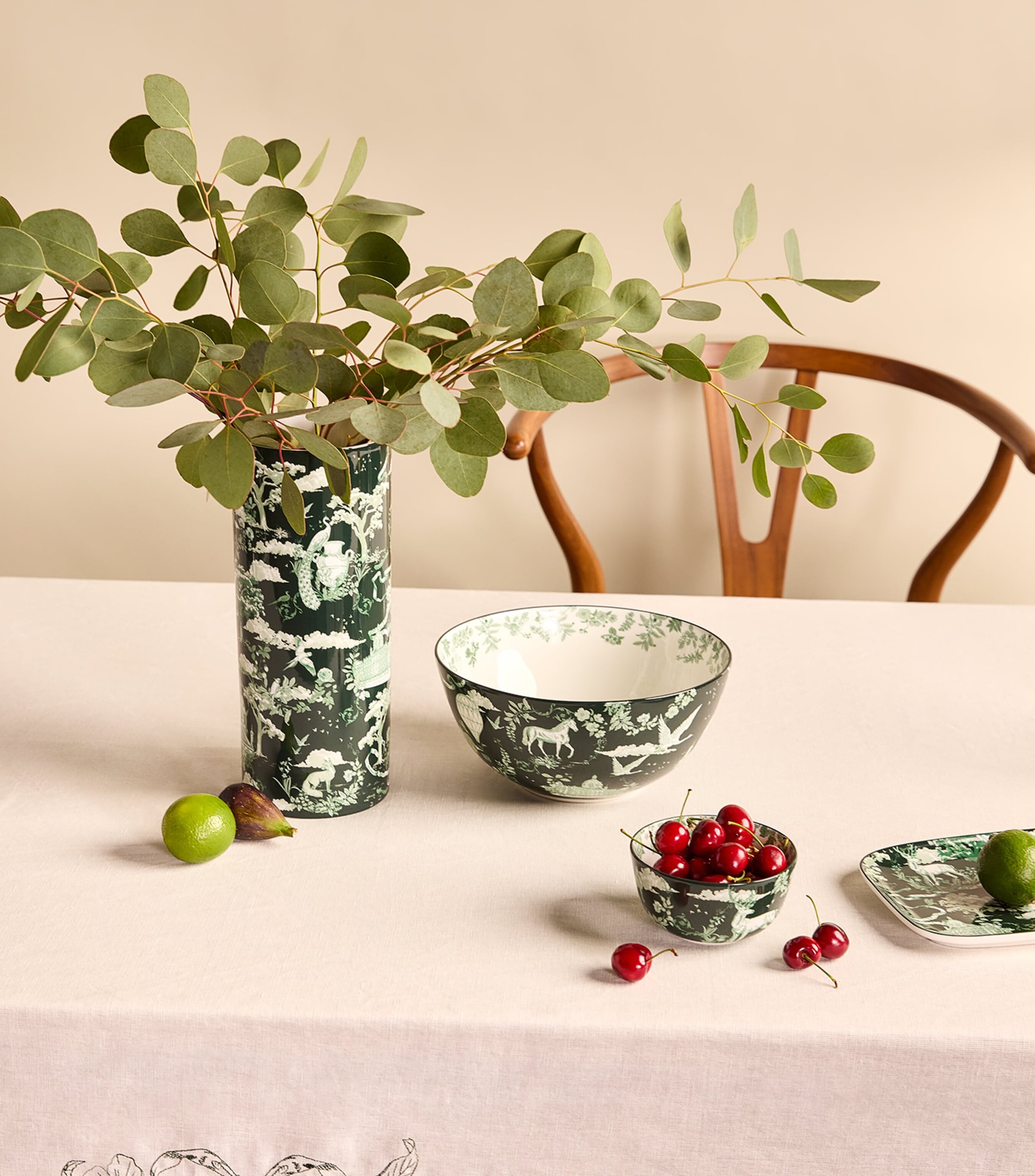 Harrods Fine Bone China Toile Vase 28cm, UK version