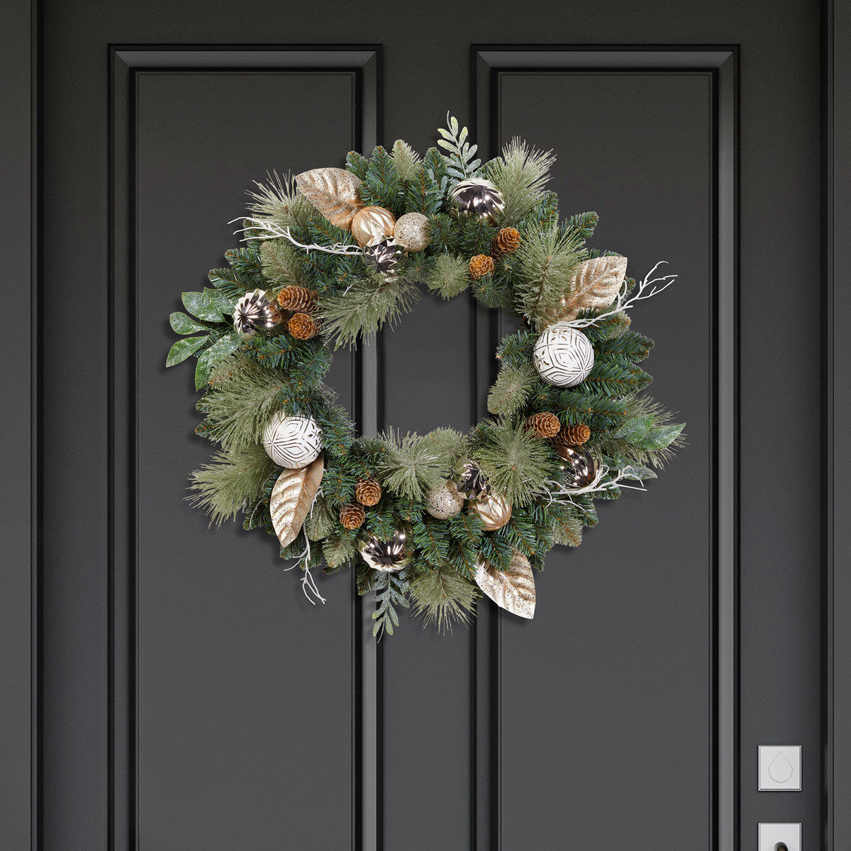 Assorted decorated Christmas unlit wreath 24 inches - British product