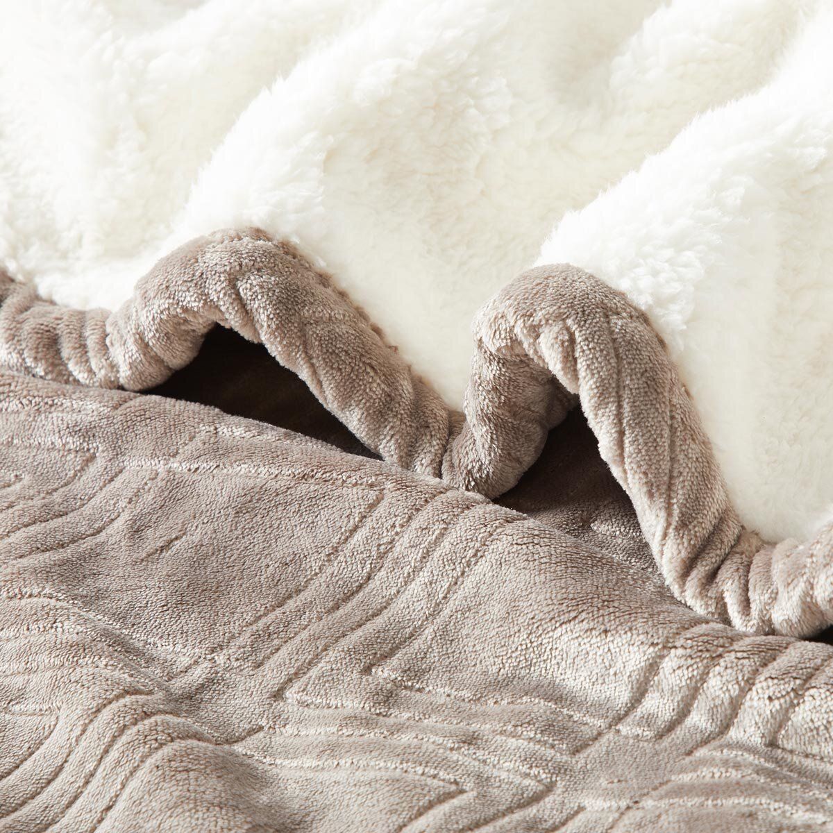 Etched Velvet Sherpa Blanket in 4 colours, 228 x 228 cm GOODS Costco UK