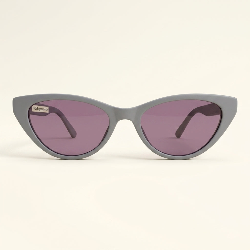 Gucci GG1680S svarte cat eye solbriller med krystall detaljer, UK versjon