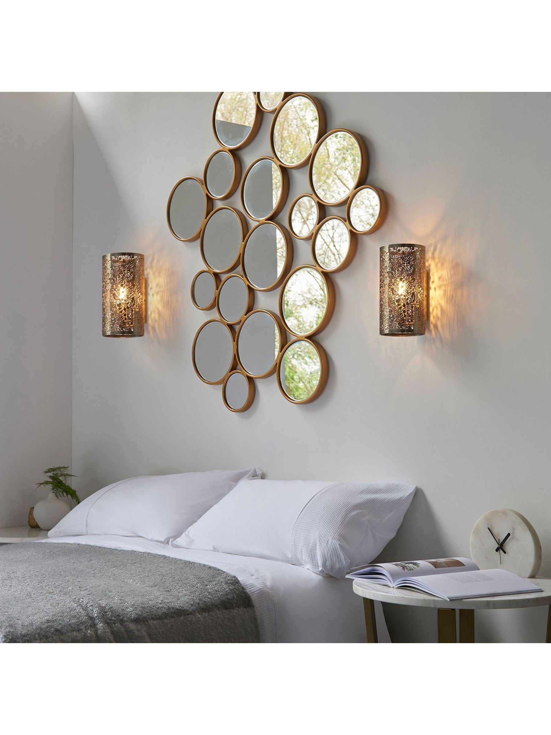 Gallery Home Brass Lennox wall light - British product