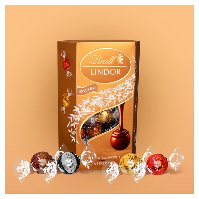 Lindt Lindor Assorted Truffles   337g GOODS M&S   