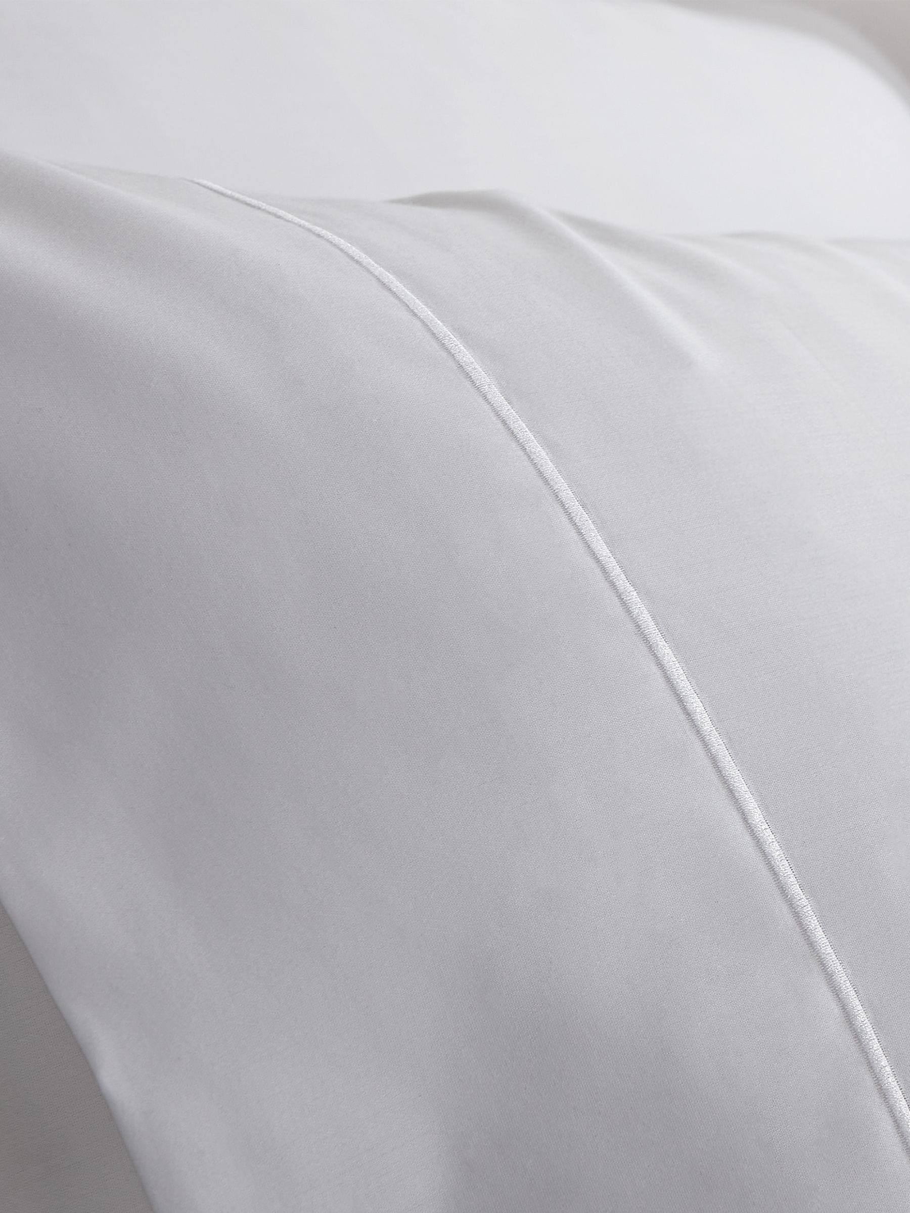 Bianca White duvet cover and pillowcase set - British product