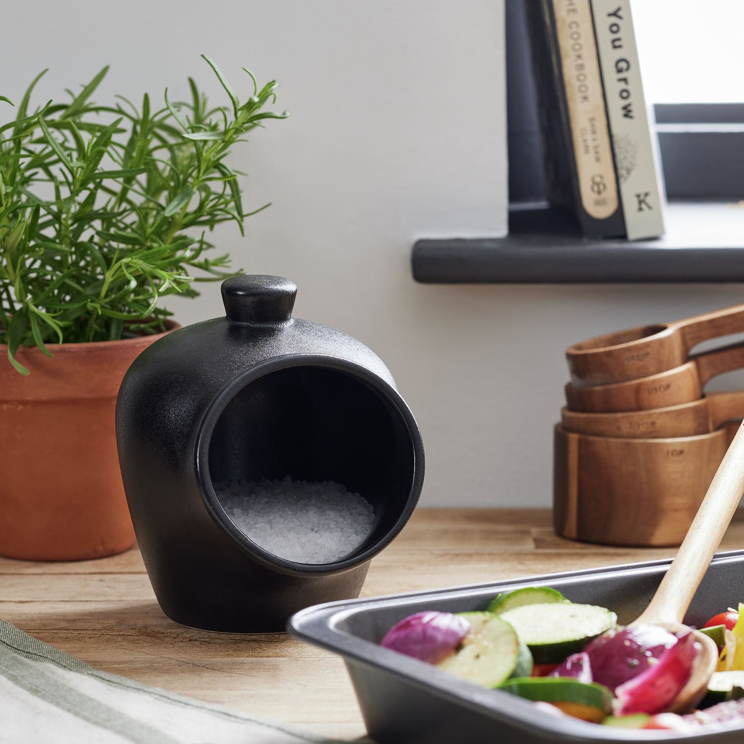 Habitat stoneware salt pig 16.1x13.5x14.8cm, UK version