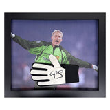 Allstarsignings unterschriebener gerahmter Handschuh Peter Schmeichel 54x44 cm, importiert aus dem Vereinigten Königreich