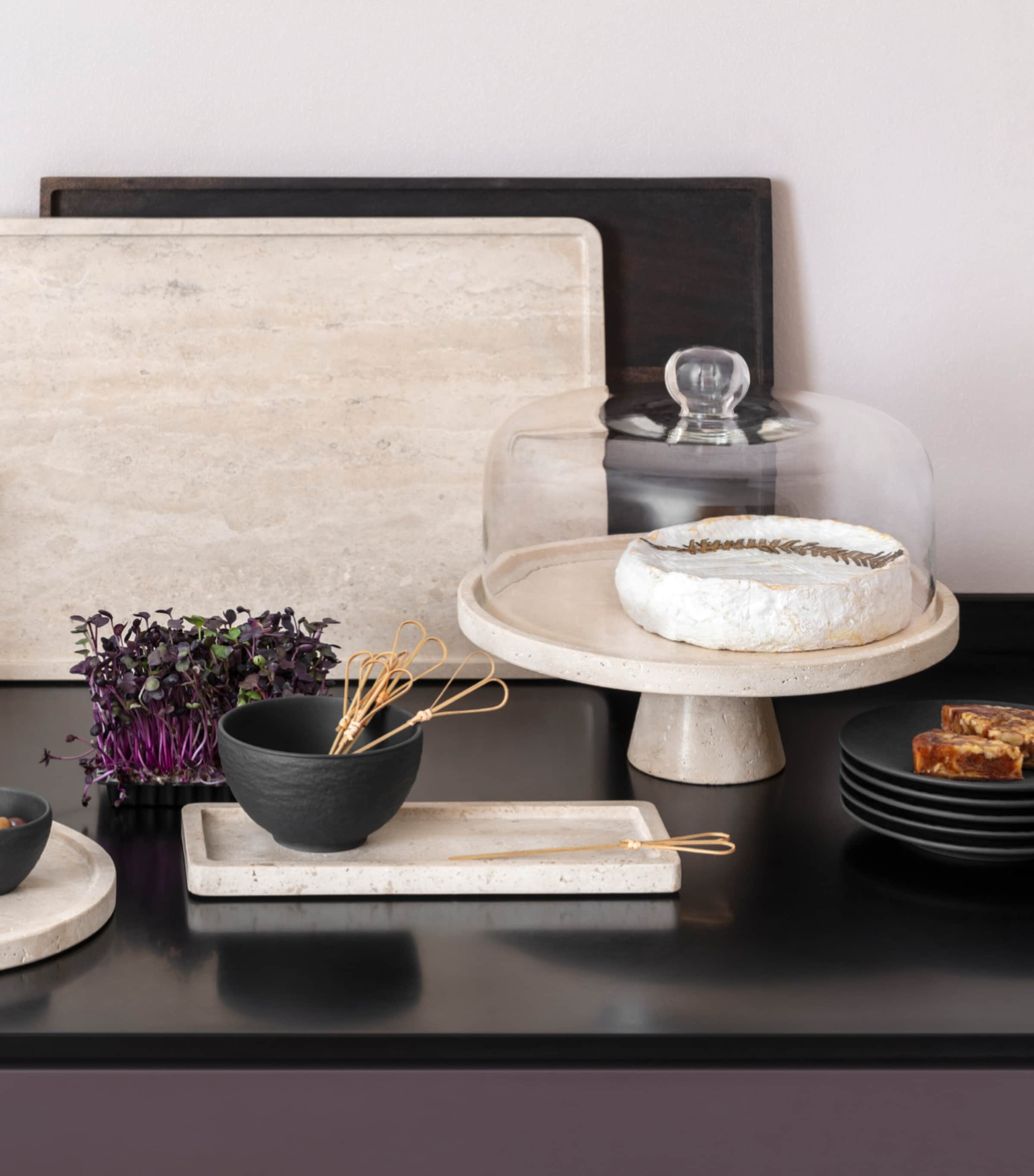 Villeroy & Boch travertine footed serving platter 28cm (British brand)
