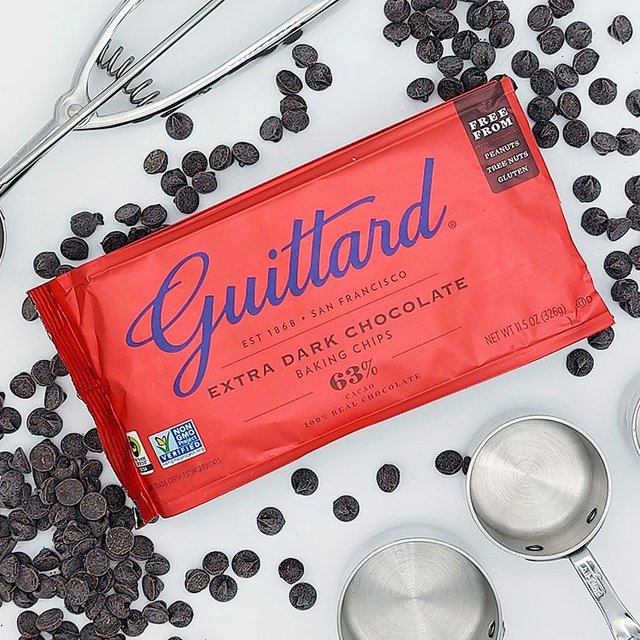 Guittard Extra Dark Chocolate Baking Chips 63%    326g GOODS M&S   