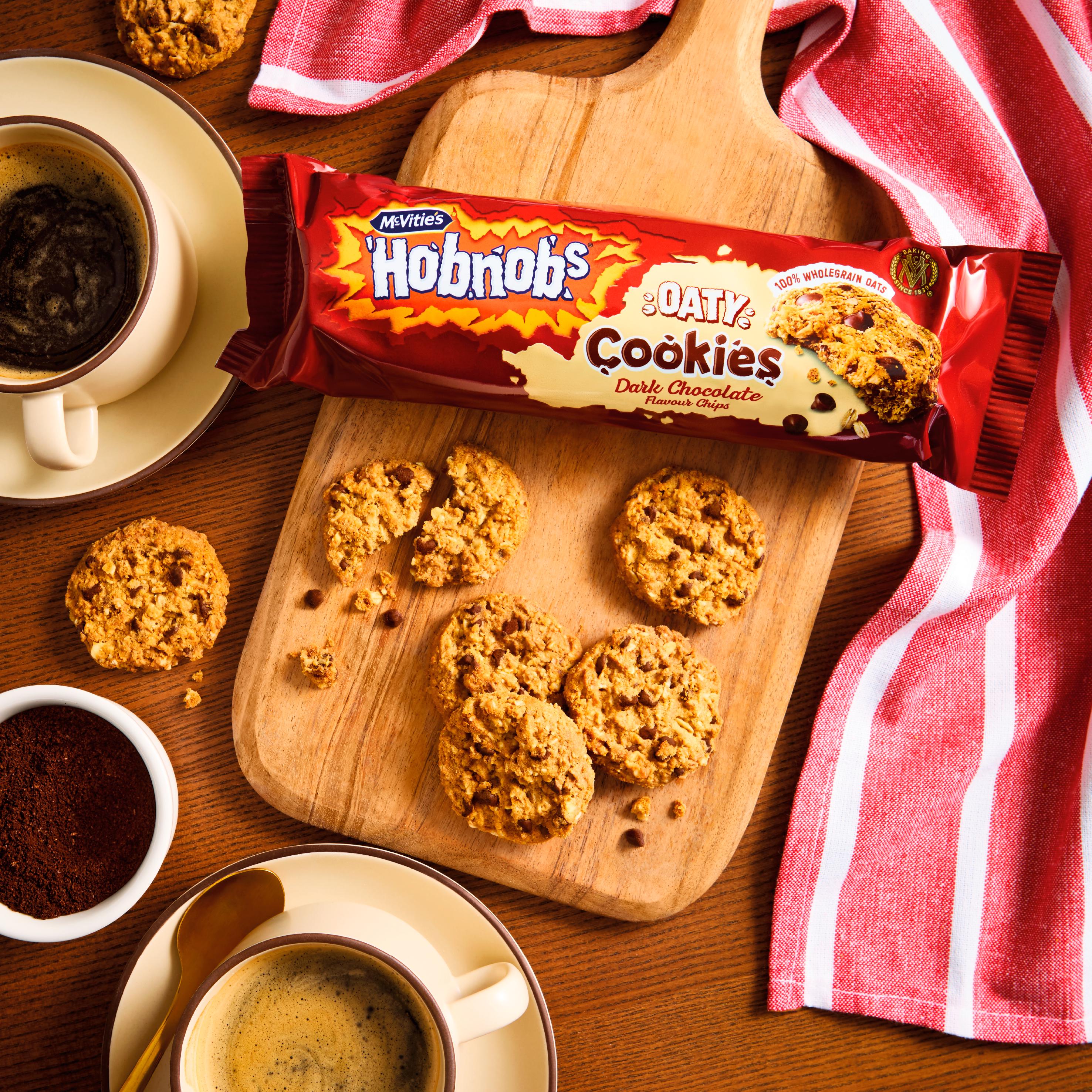 McVitie's Hobnobs dark chocolate oaty cookies 155g, UK version