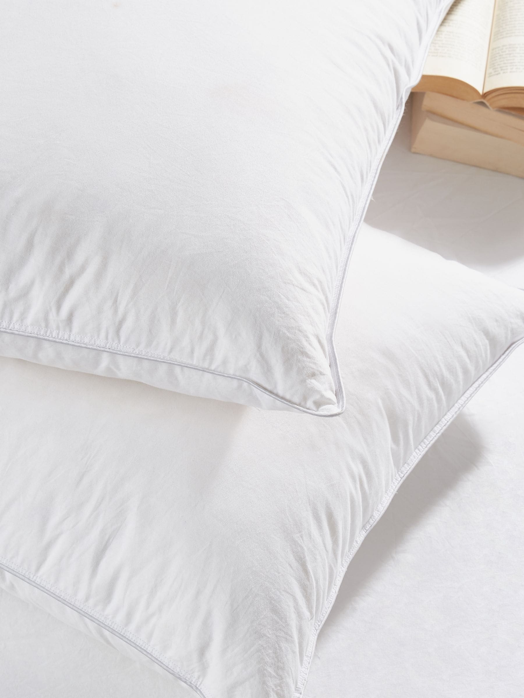 Medium duck feather pillows 50x75cm, imported from the UK
