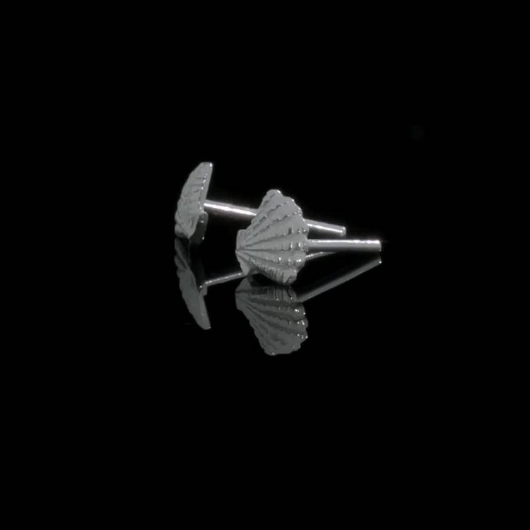 Revere sterling silver seashell stud earrings 6.9mm, UK version