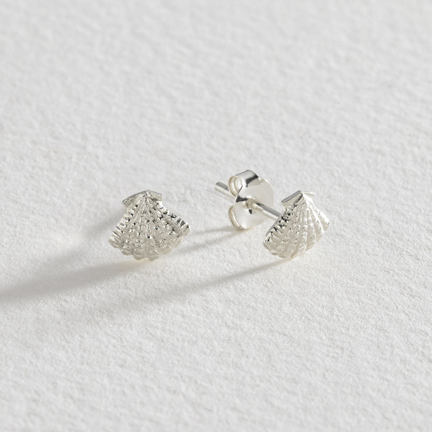 Revere sterling silver seashell stud earrings 6.9mm, UK version
