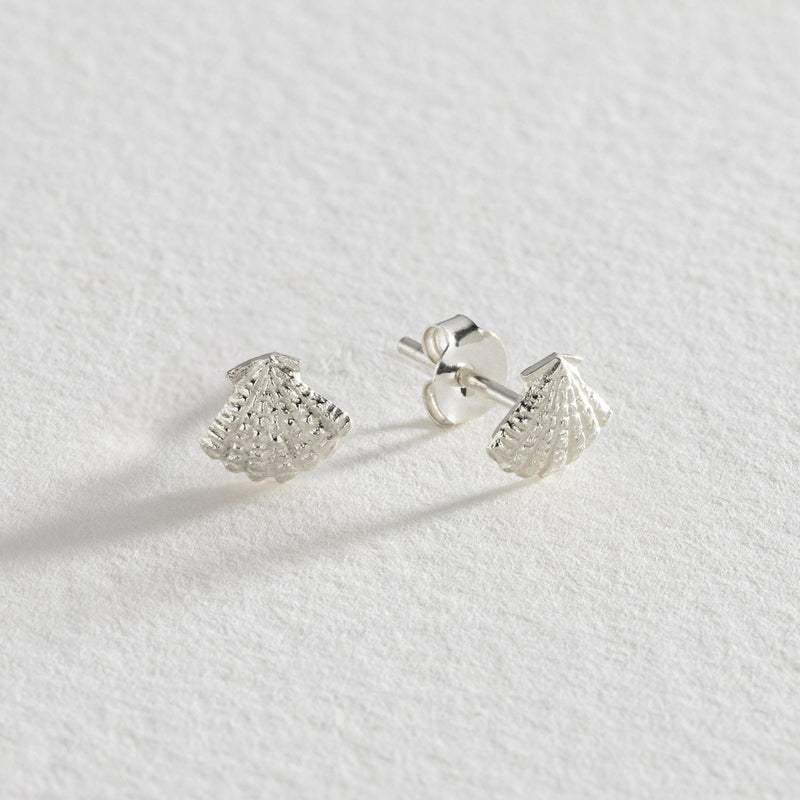 Revere sterling silver seashell stud earrings 6.9mm, UK version