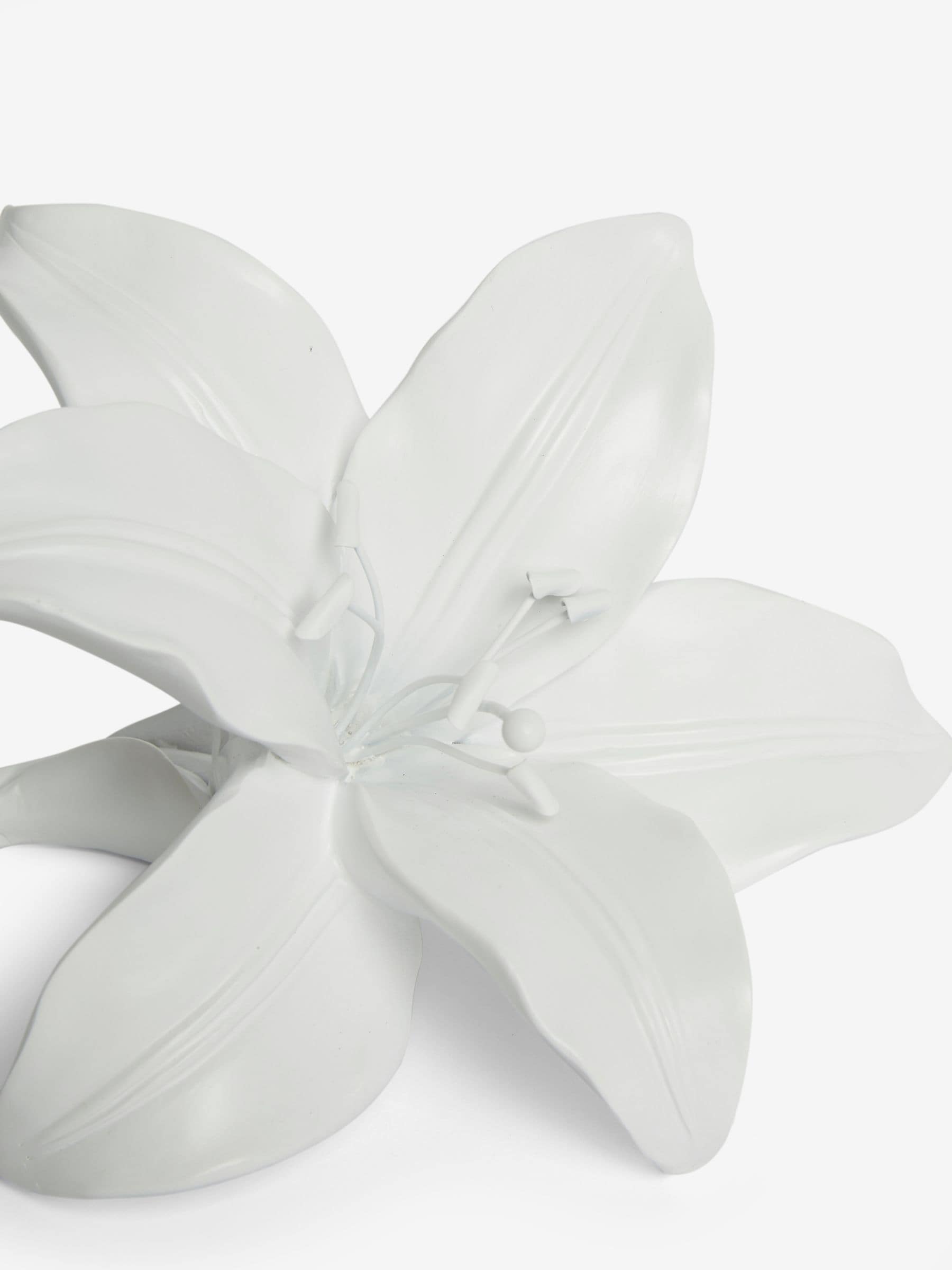 White lily flower ornament, 10cm resin sculpture (British brand)