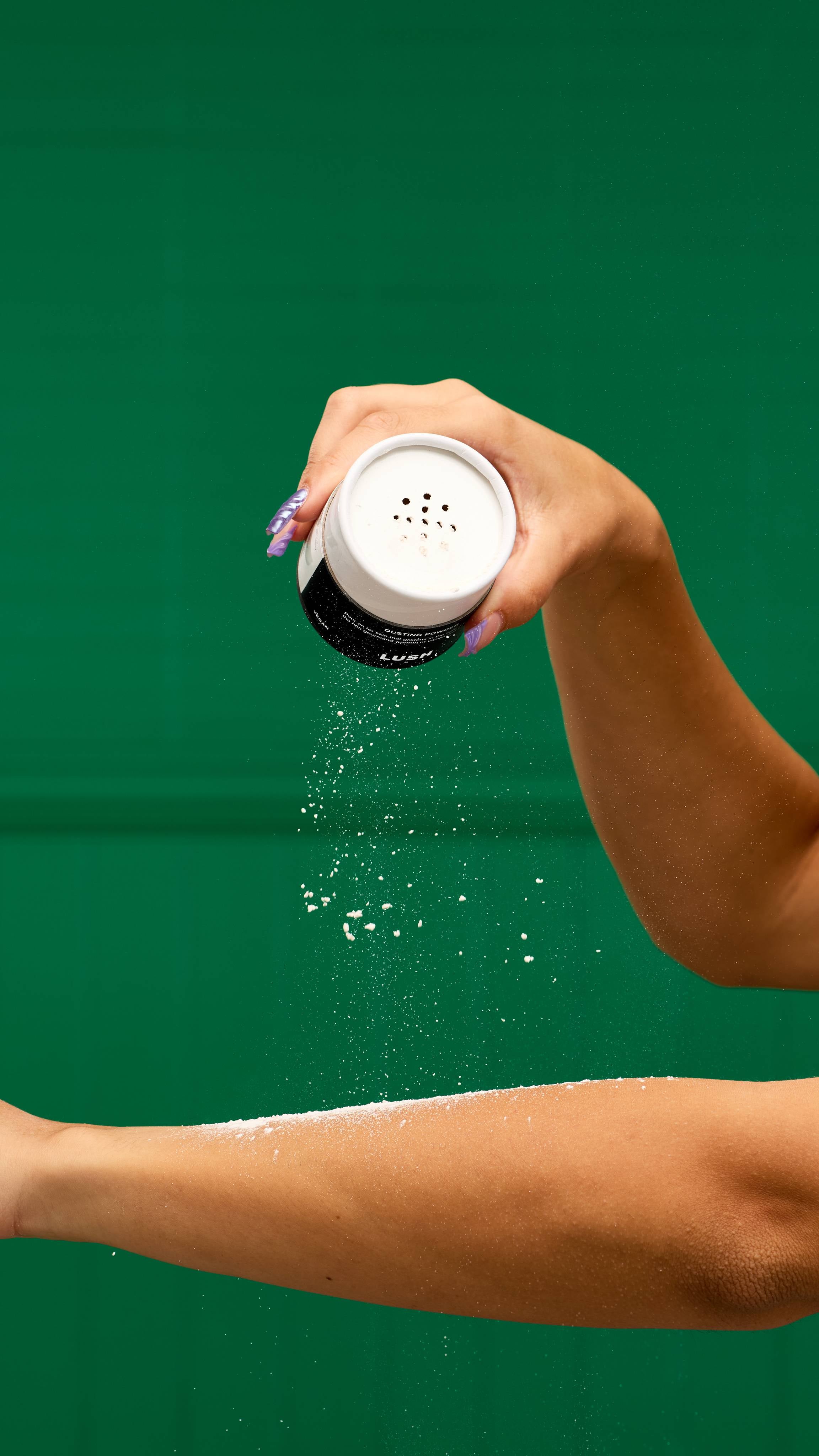Lush Sticky Dates dusting powder for body, UK version