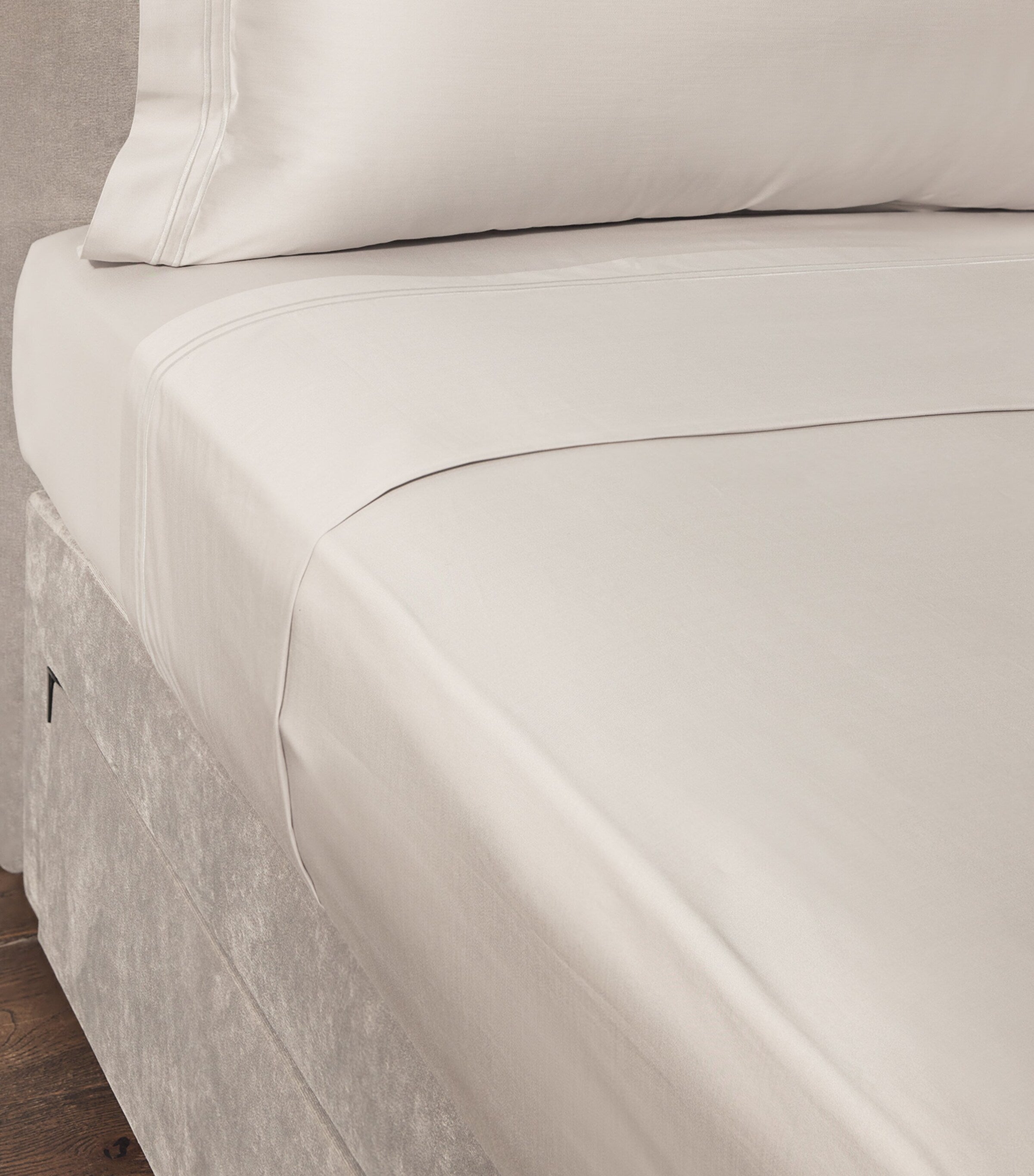Harrods Brompton II King Flat Sheet 275cm x 275cm, UK version