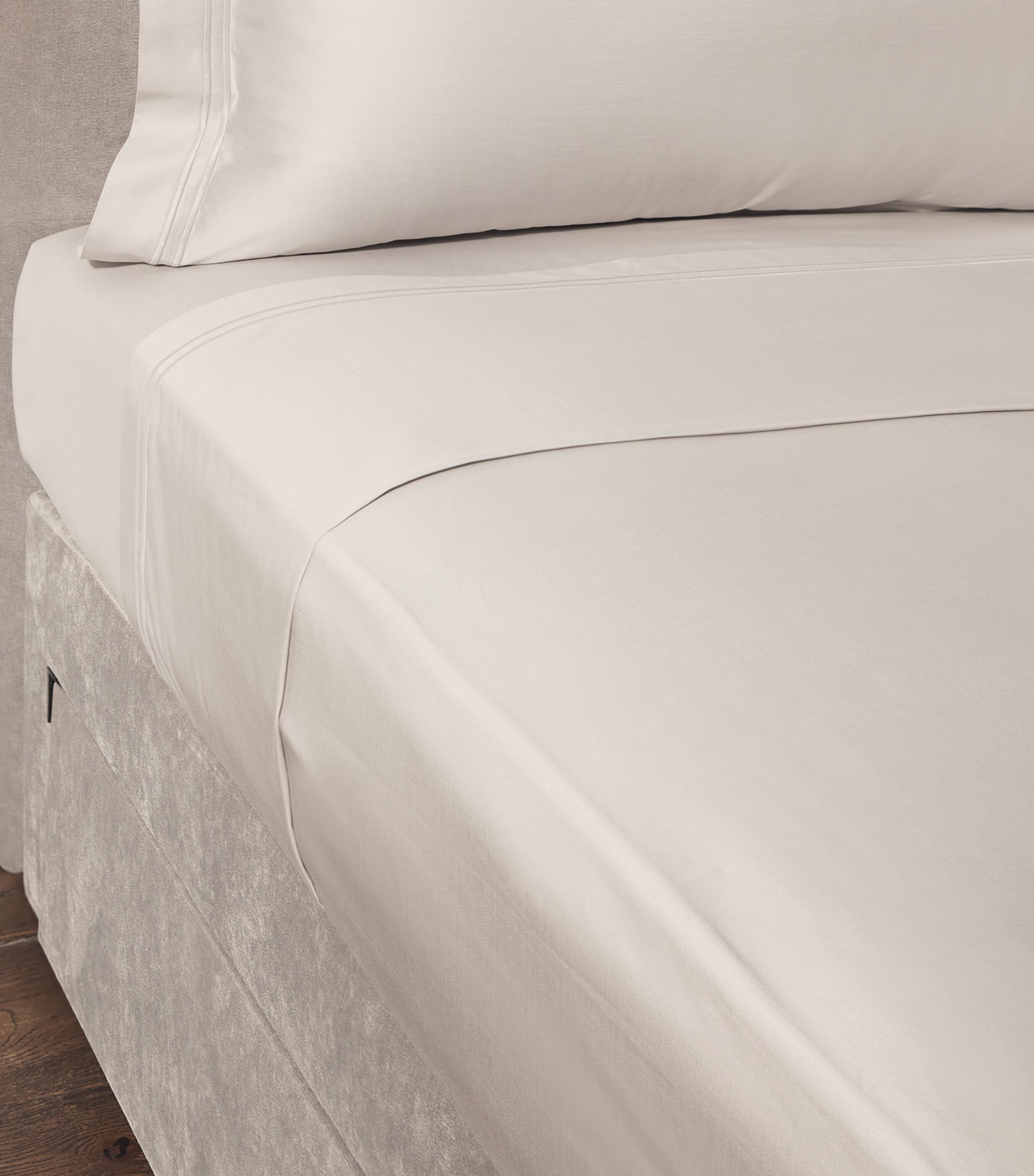 Harrods Brompton II King Flat Sheet 275cm x 275cm, UK version