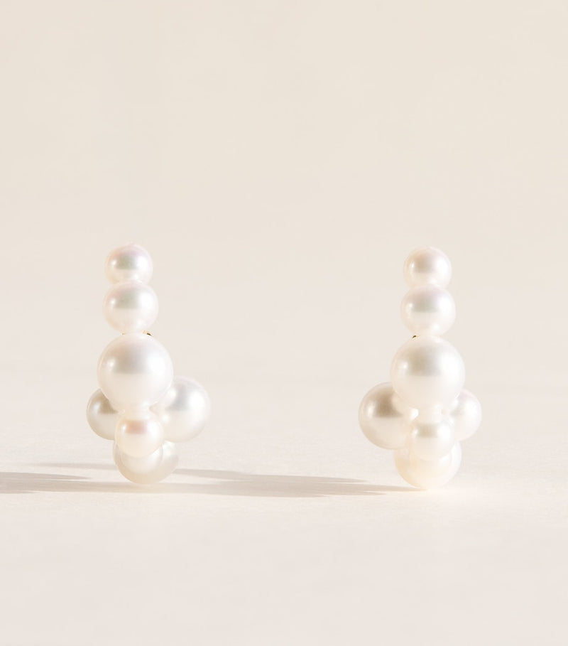 Sophie Bille Brahe hoop earrings in yellow gold and pearl (British brand)